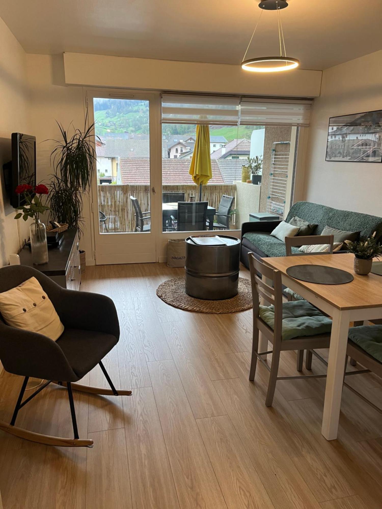 Agreable 2 Pieces Au Coeur De Thones Apartman Kültér fotó