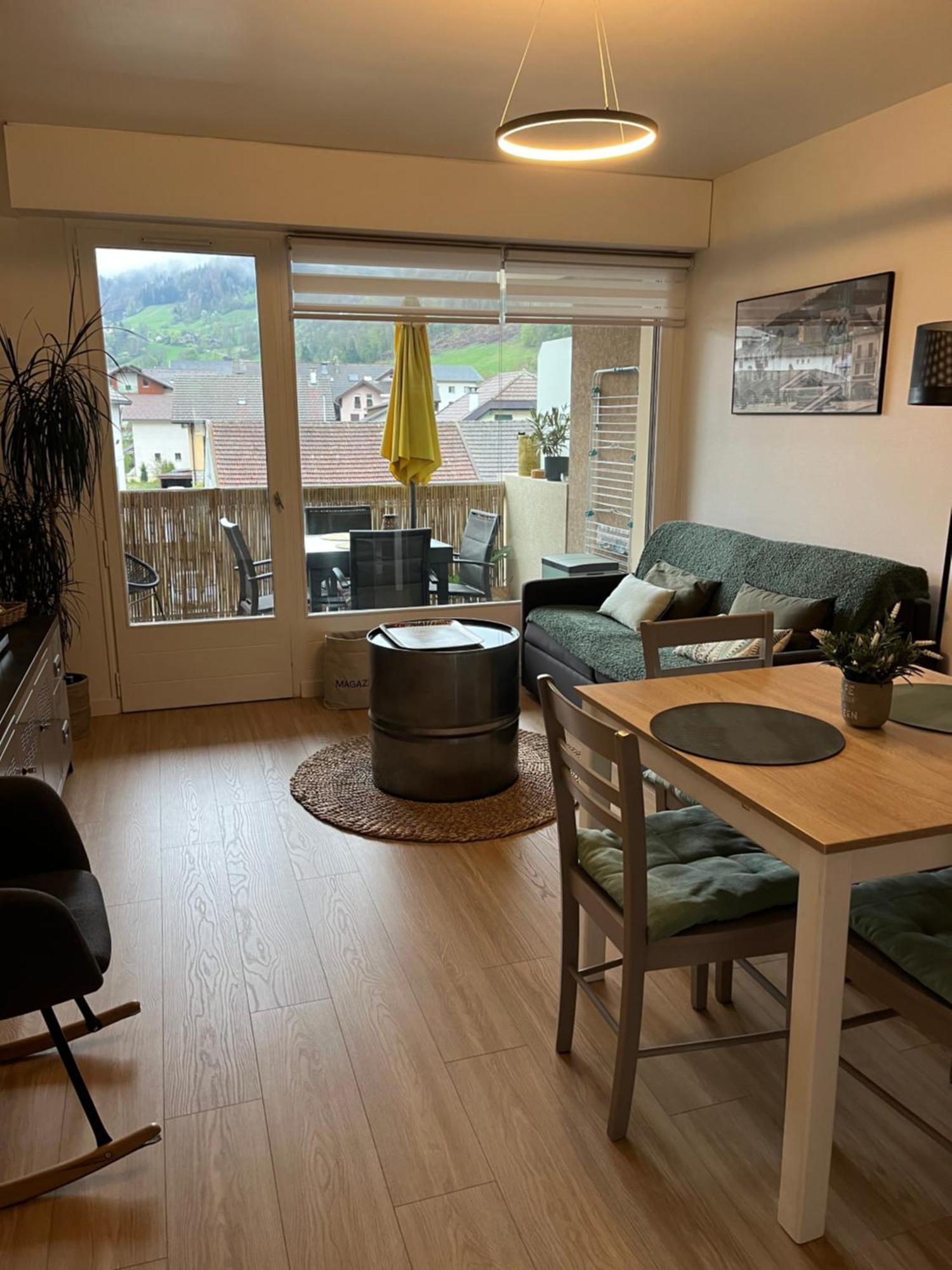 Agreable 2 Pieces Au Coeur De Thones Apartman Kültér fotó